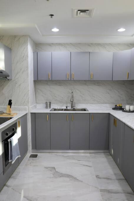 Deal!!! Brand New 1 Bed Condo In The Heart Of Dubai Marina Exterior photo